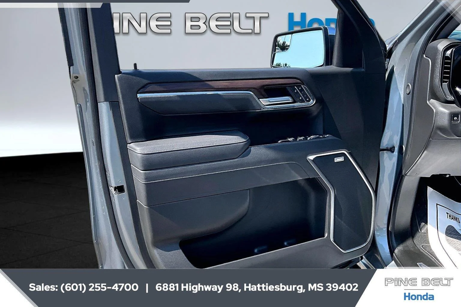 Used 2025 Sterling Metallic GMC SLT image 17