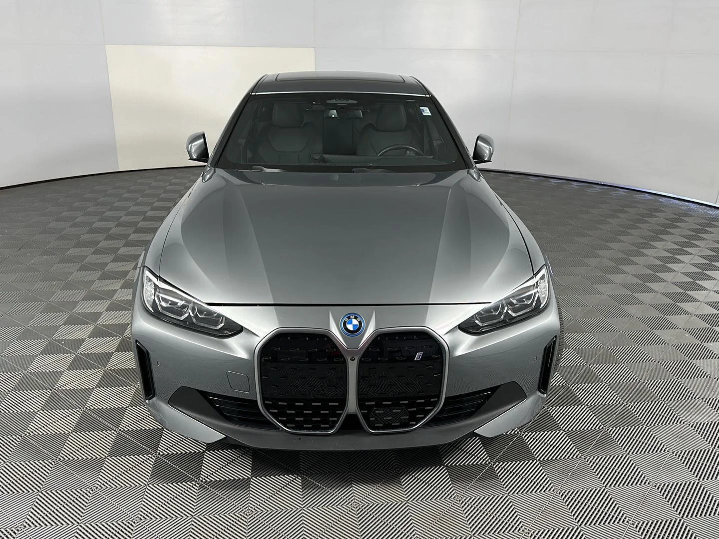 Used 2023 Skyscraper Grey Metallic BMW eDrive40 image 2