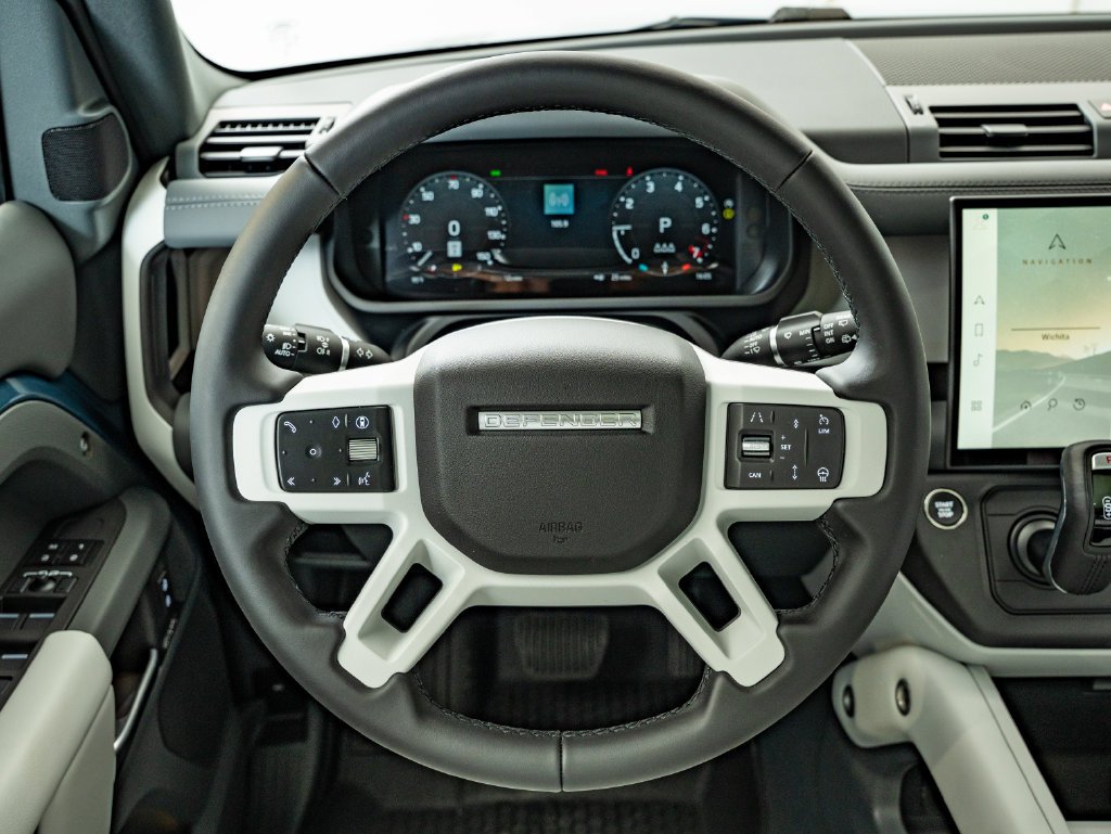 New 2026 Tasman Blue Land Rover X-Dynamic SE image 39