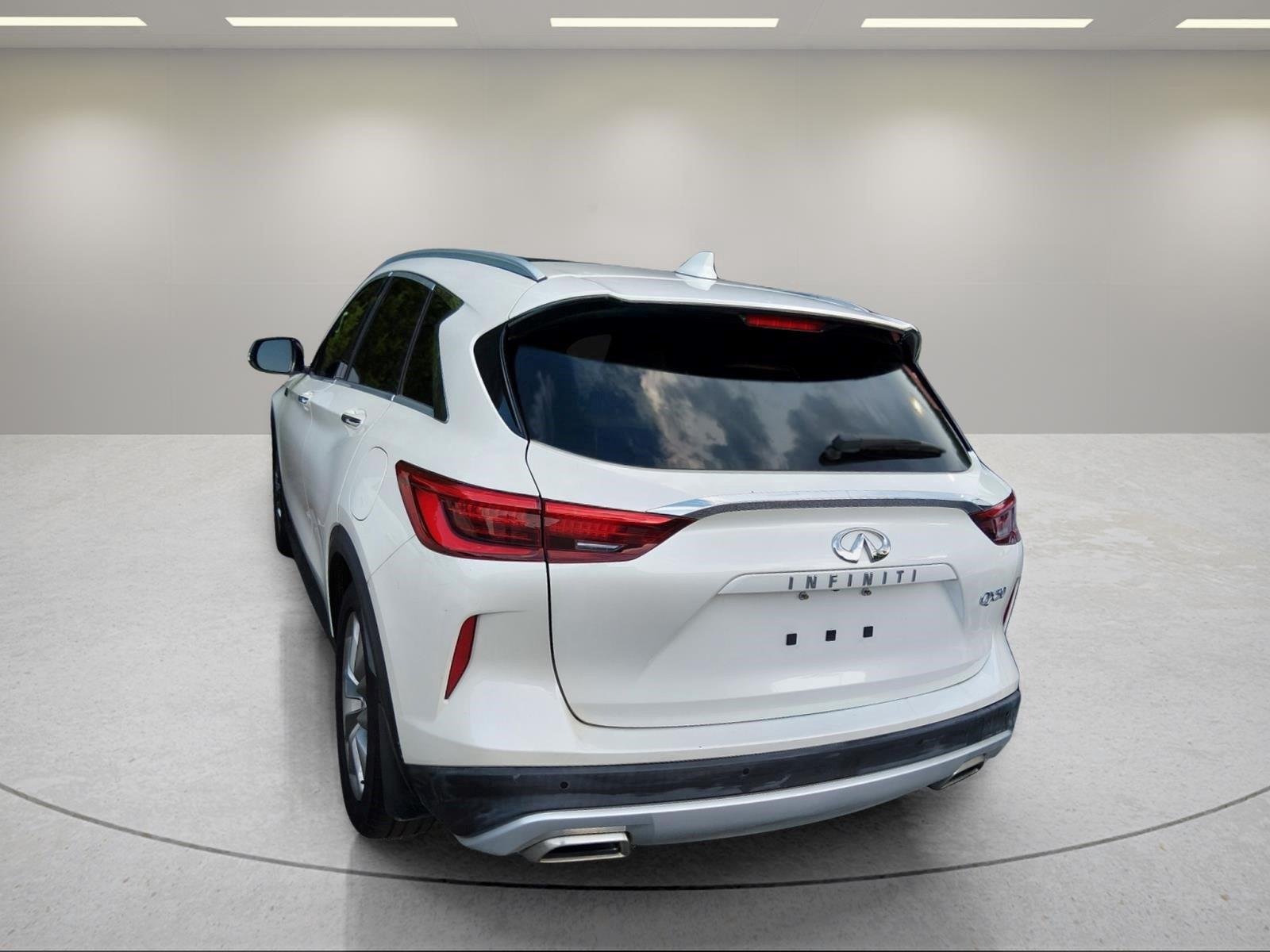 Used 2021 Majestic White INFINITI ESSENTIAL image 8