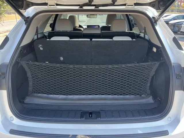 Used 2018 White Lexus 350L image 22