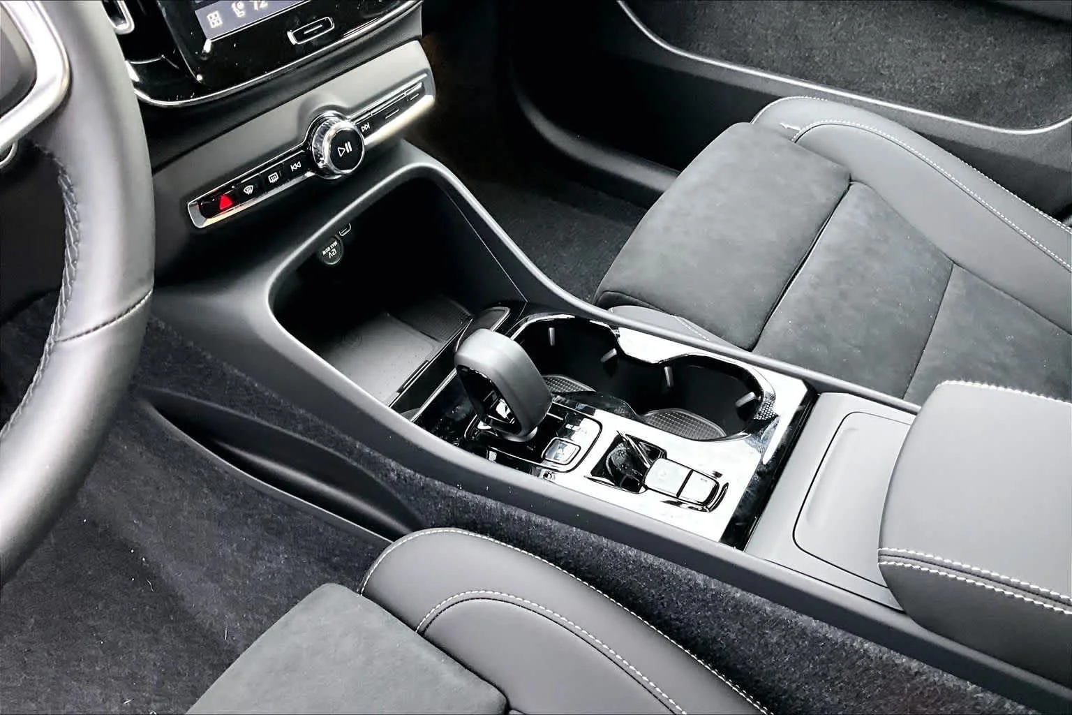 New 2026 Crystal White Volvo Ultra image 10