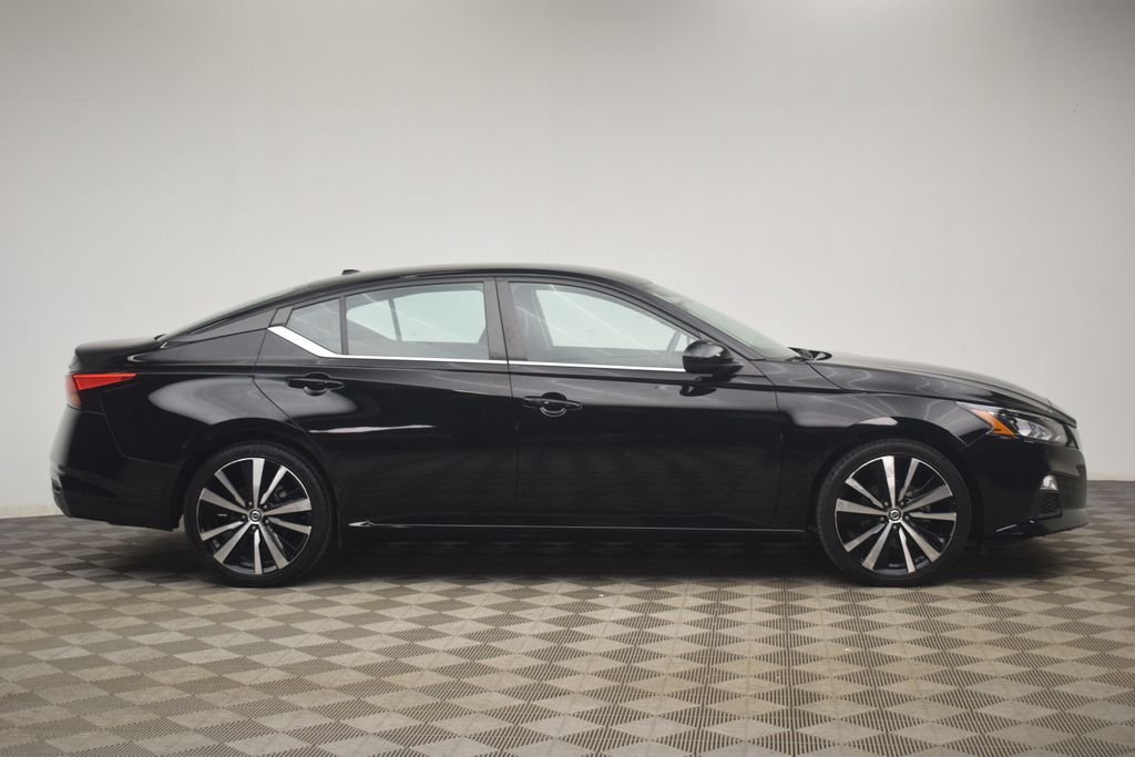 Used 2022 Black Nissan 2.5 SR image 9