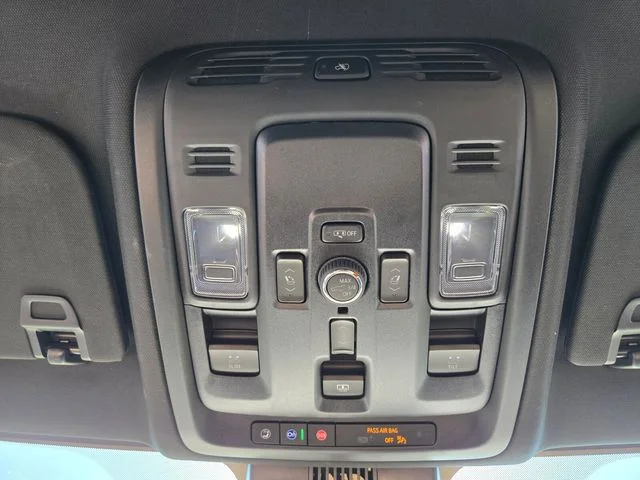Used 2025 Black GMC Denali Ultimate image 31