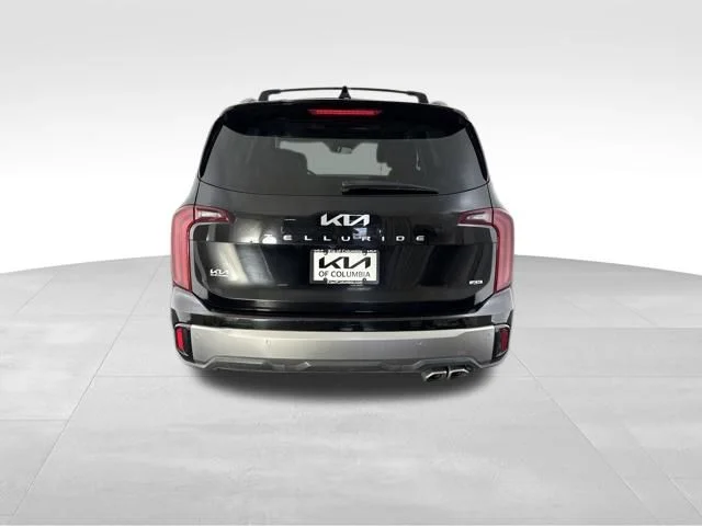 Used 2025 Black Kia S image 8