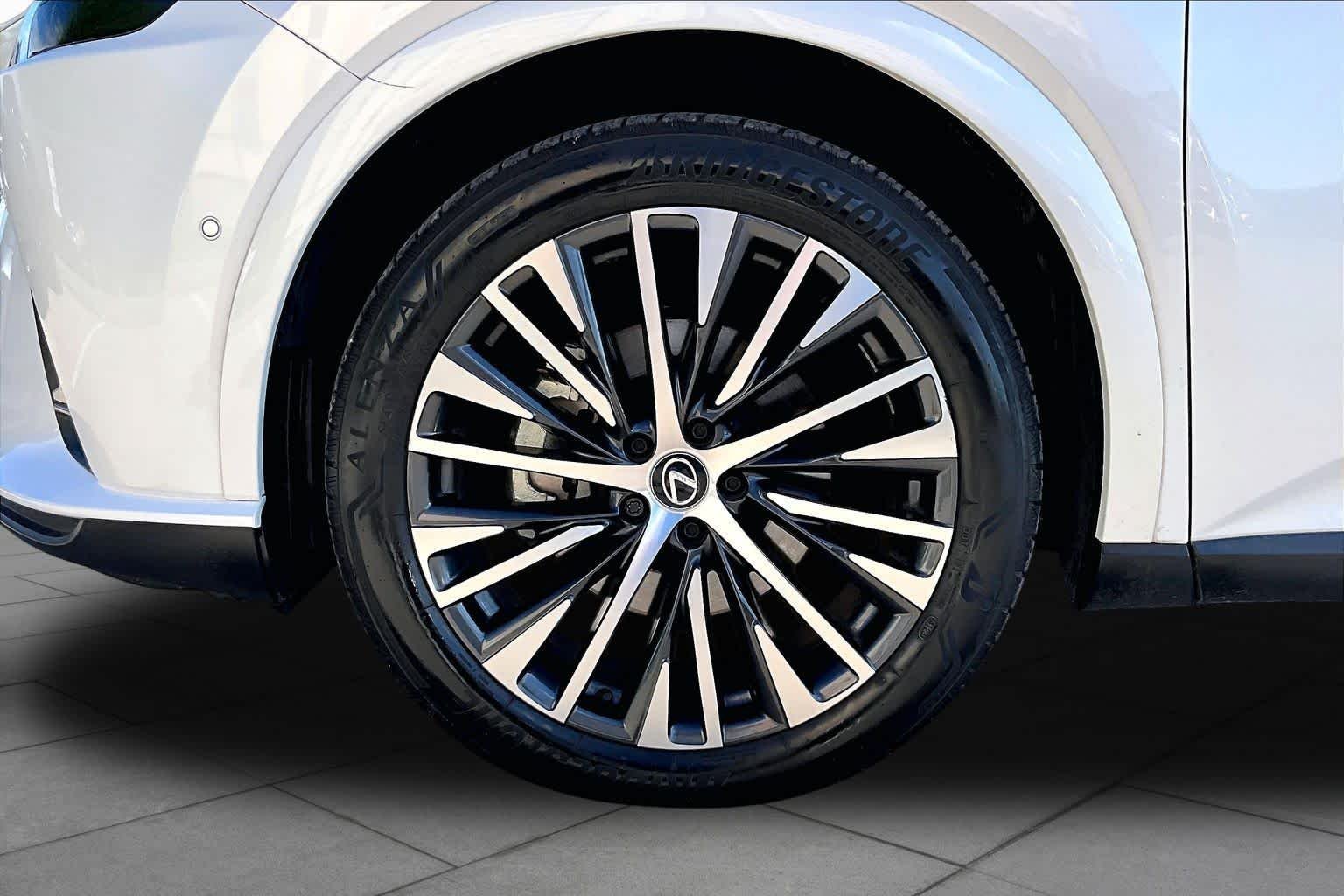 Used 2024 Eminent White Pearl Lexus Premium Plus image 10