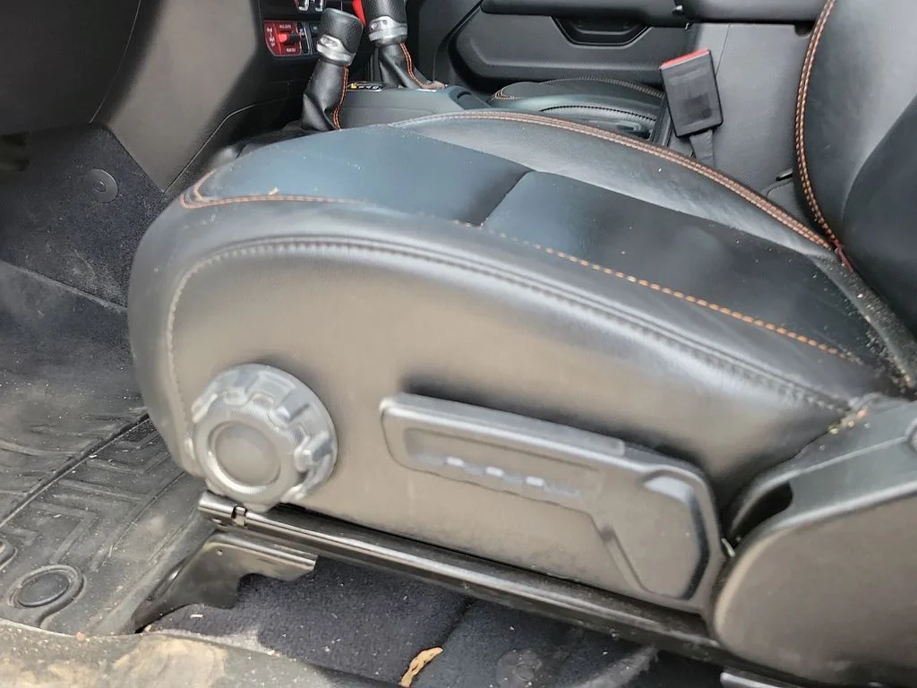 Used 2022 Sting Gray Clearcoat Jeep Mojave image 12