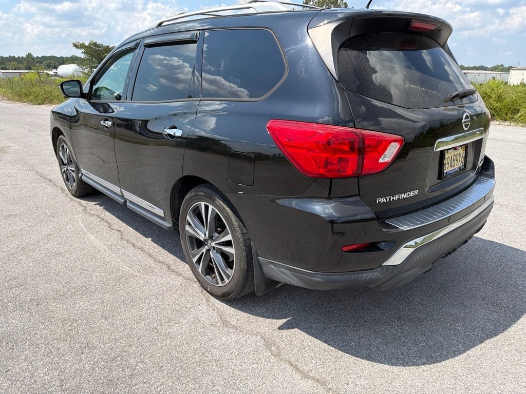 Used 2018 Magnetic Black Nissan Platinum image 3
