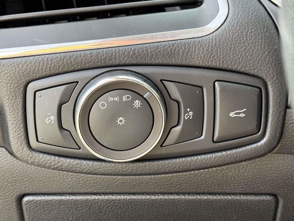 Used 2018 White Ford Sport image 28