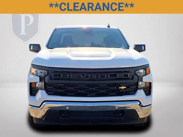 New 2026 Summit White Chevrolet WT image 12