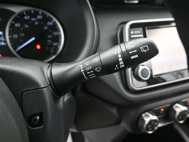 Used 2025 White Nissan S image 19