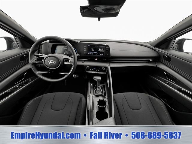 2025 Hyundai Elantra SEL - Photo 13