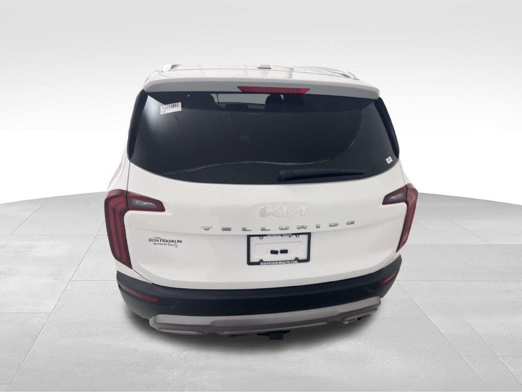 Used 2022 White Kia EX image 4