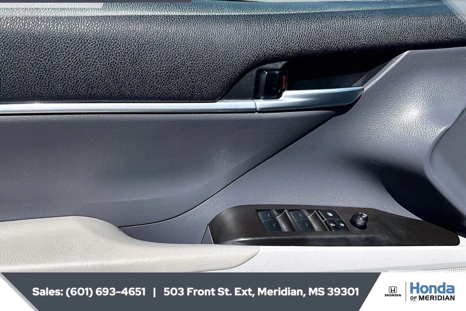 Used 2024 Reservoir Blue Toyota SE image 17