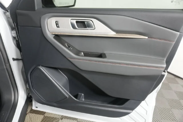New 2026 Space White Metallic Ford Active image 32