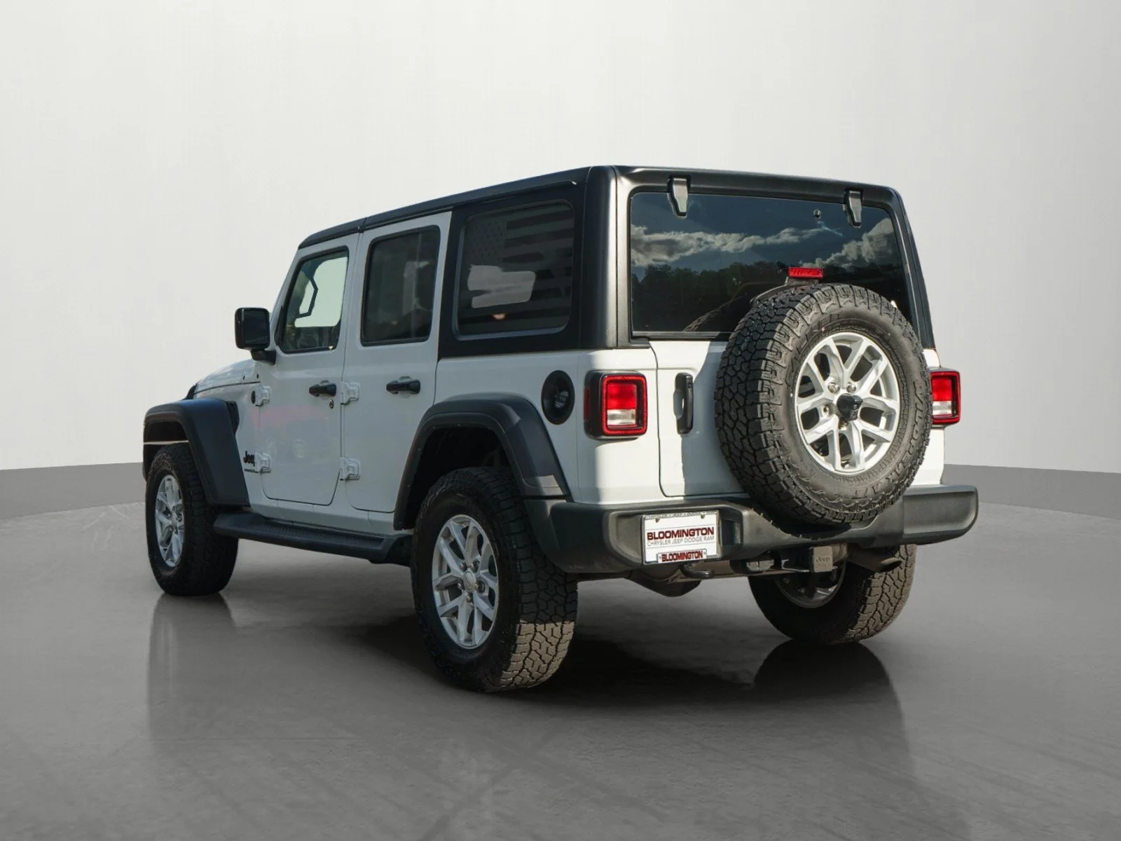 Used 2023 Bright White Clearcoat Jeep Sport S image 5