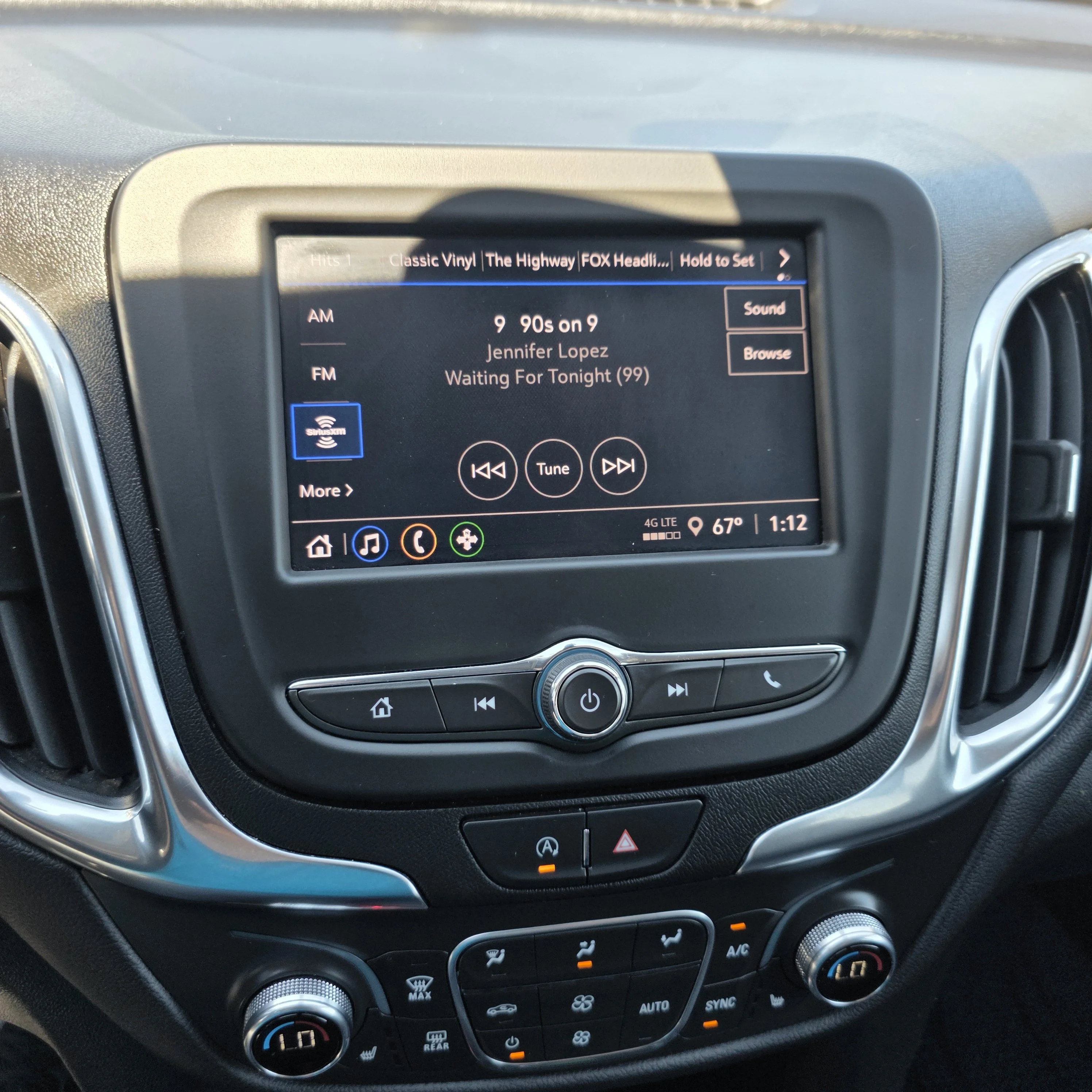 2022 Chevrolet Equinox LT - Photo 12
