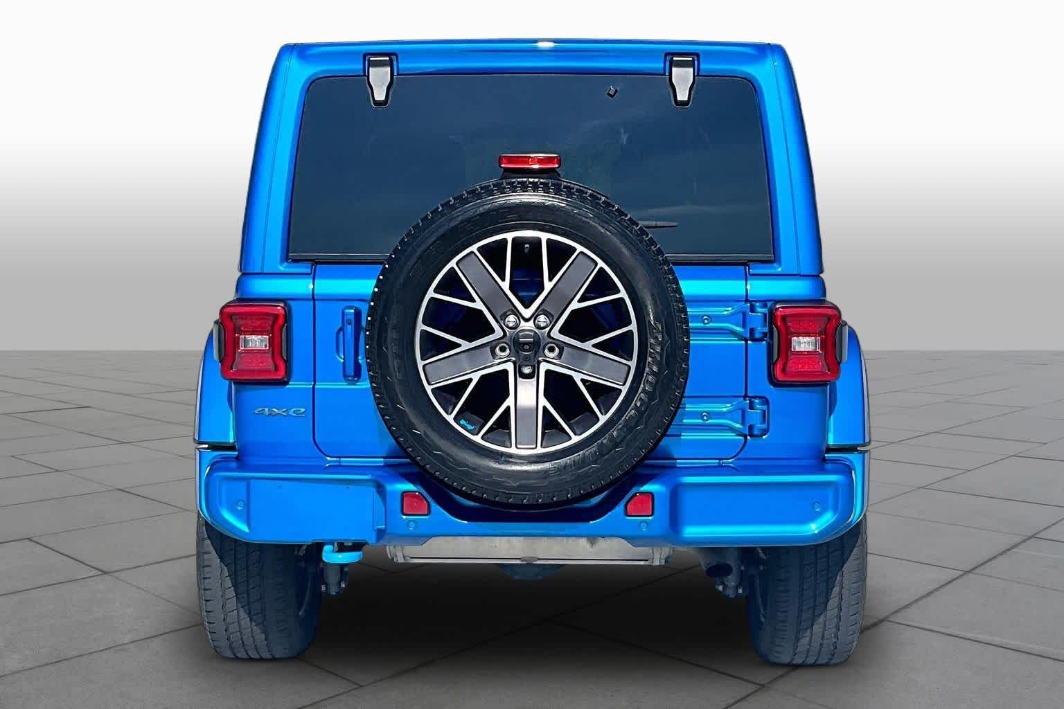 Used 2023 Hydro Blue Pearlcoat Jeep Sahara High Altitude image 5