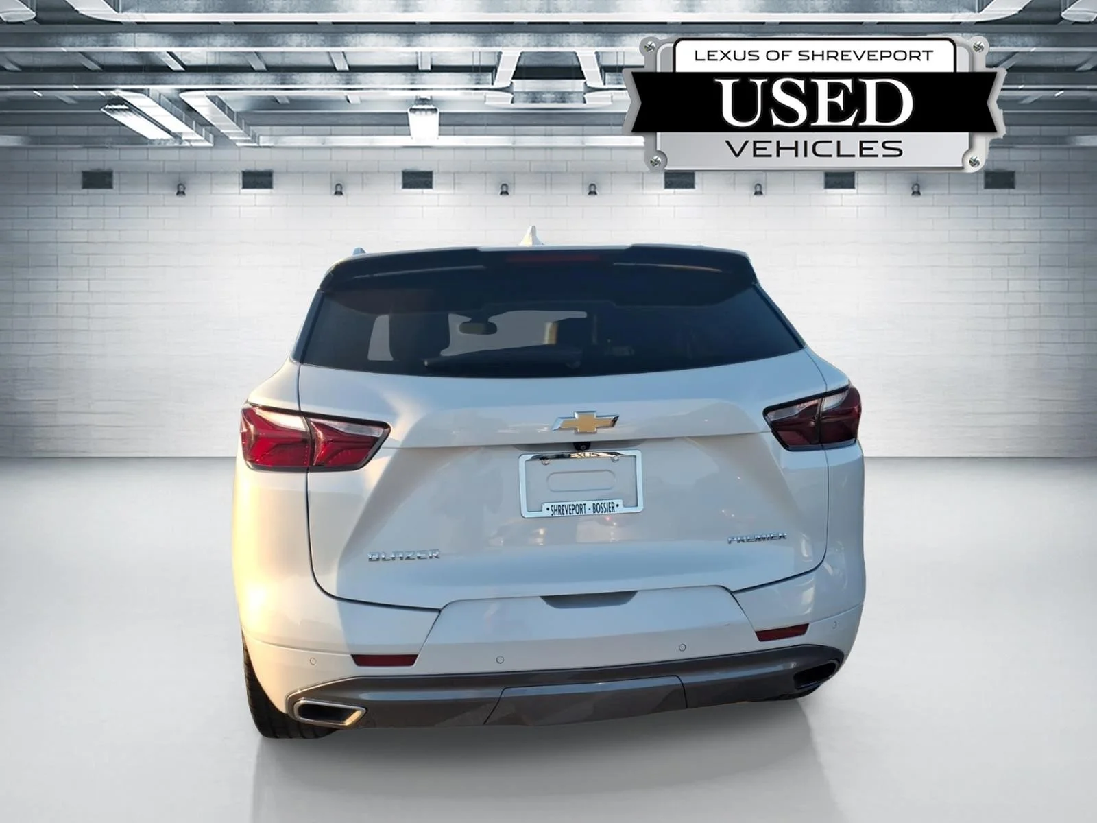 Used 2021 Iridescent Pearl Tricoat Chevrolet Premier image 3