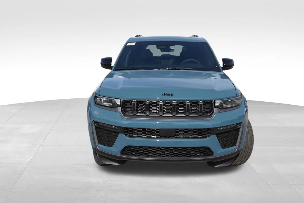 New 2027 Steel Blue Paint Jeep Limited image 8