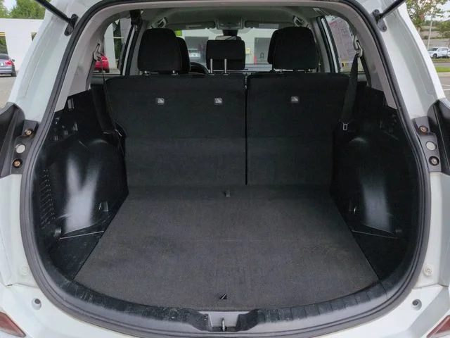 Used 2017 White Toyota LE image 13