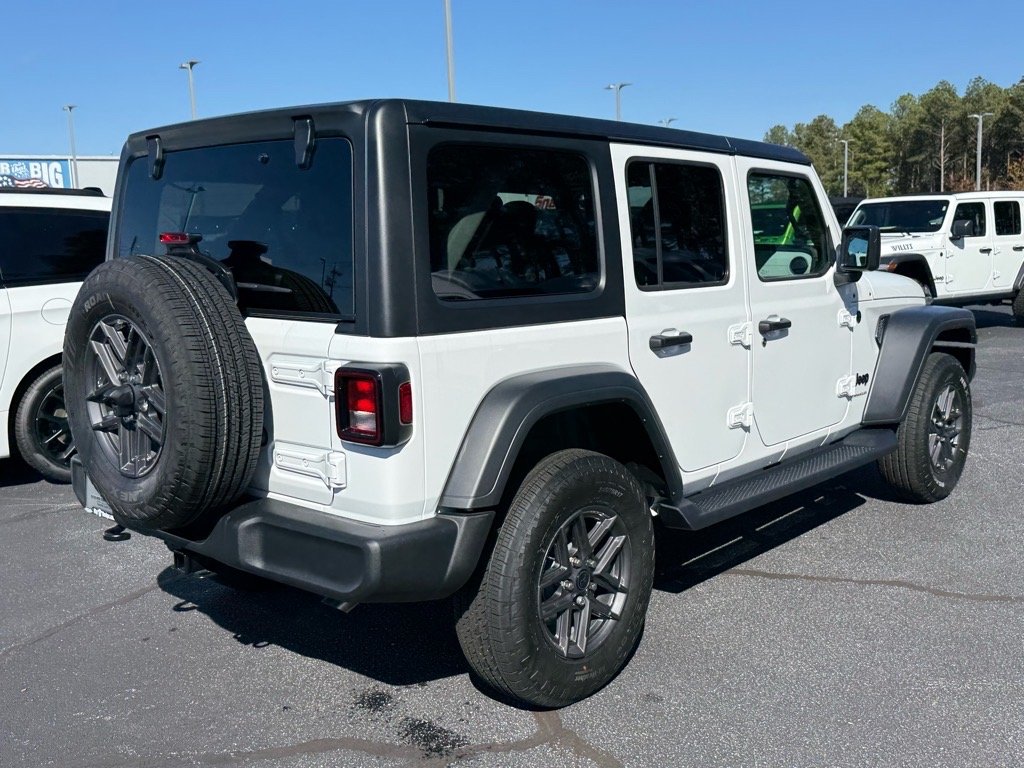 New 2026 Bright White Clear-Coat Exterior Paint Jeep Sport S image 3