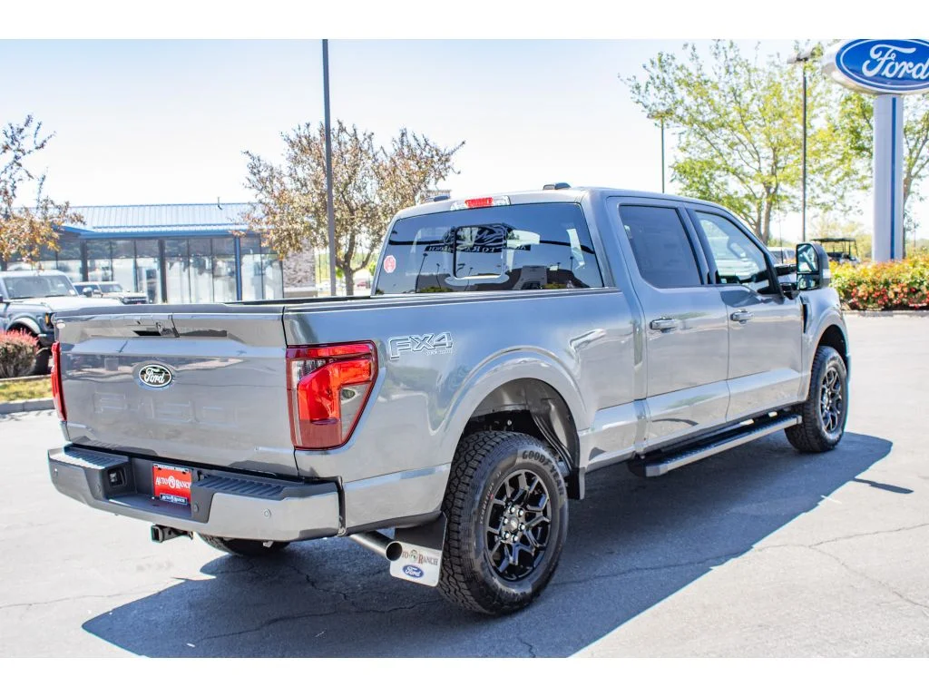 New 2026 CARBONIZED GRAY METALLIC Ford XLT image 8