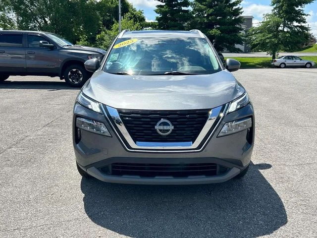 Used 2023 Gray Nissan SV image 9