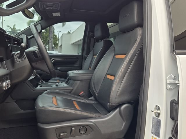 Used 2024 White GMC AT4 image 15