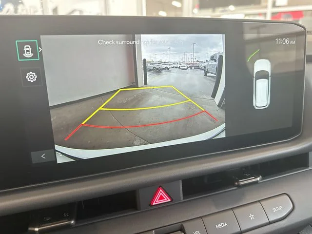 New 2027 Snow White Pearl / Black Roof Kia X-Line image 24