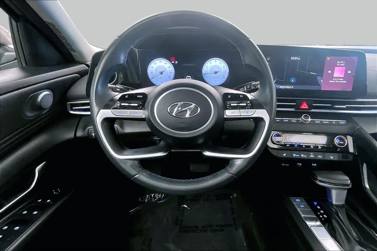 Pre-Owned 2023 Hyundai Elantra Limited