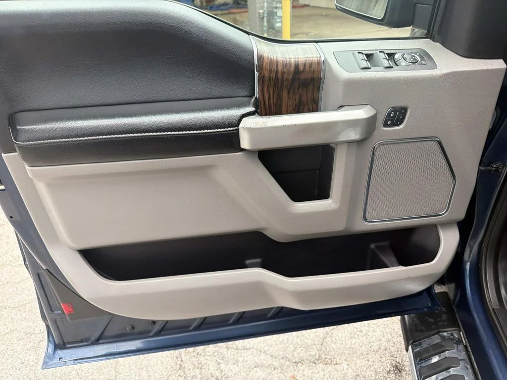 Used 2018 Blue Jeans Metallic Ford Lariat image 18