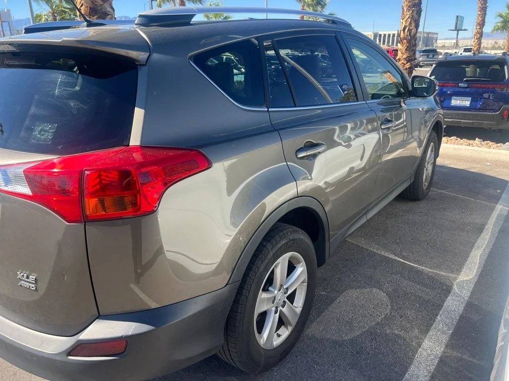 Used 2014 Brown Toyota XLE image 34