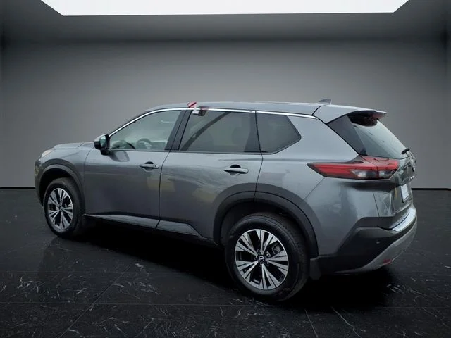 Used 2023 Gray Nissan SV image 5