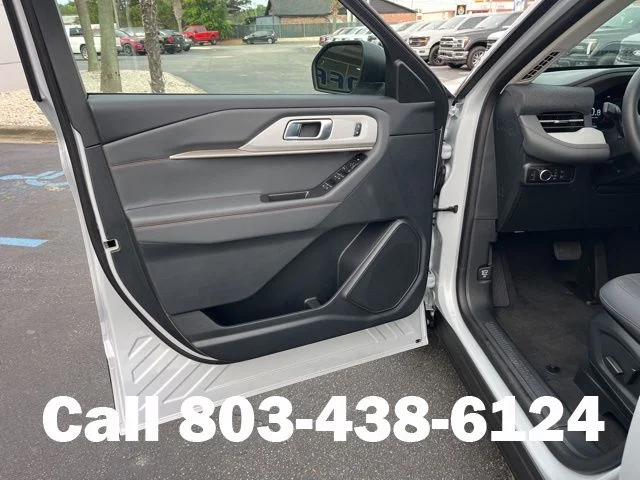 New 2026 Space White Metallic Ford Active image 4