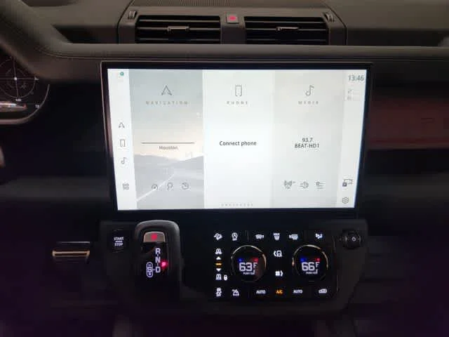 New 2026 Borasco Grey Metallic Land Rover OCTA image 30