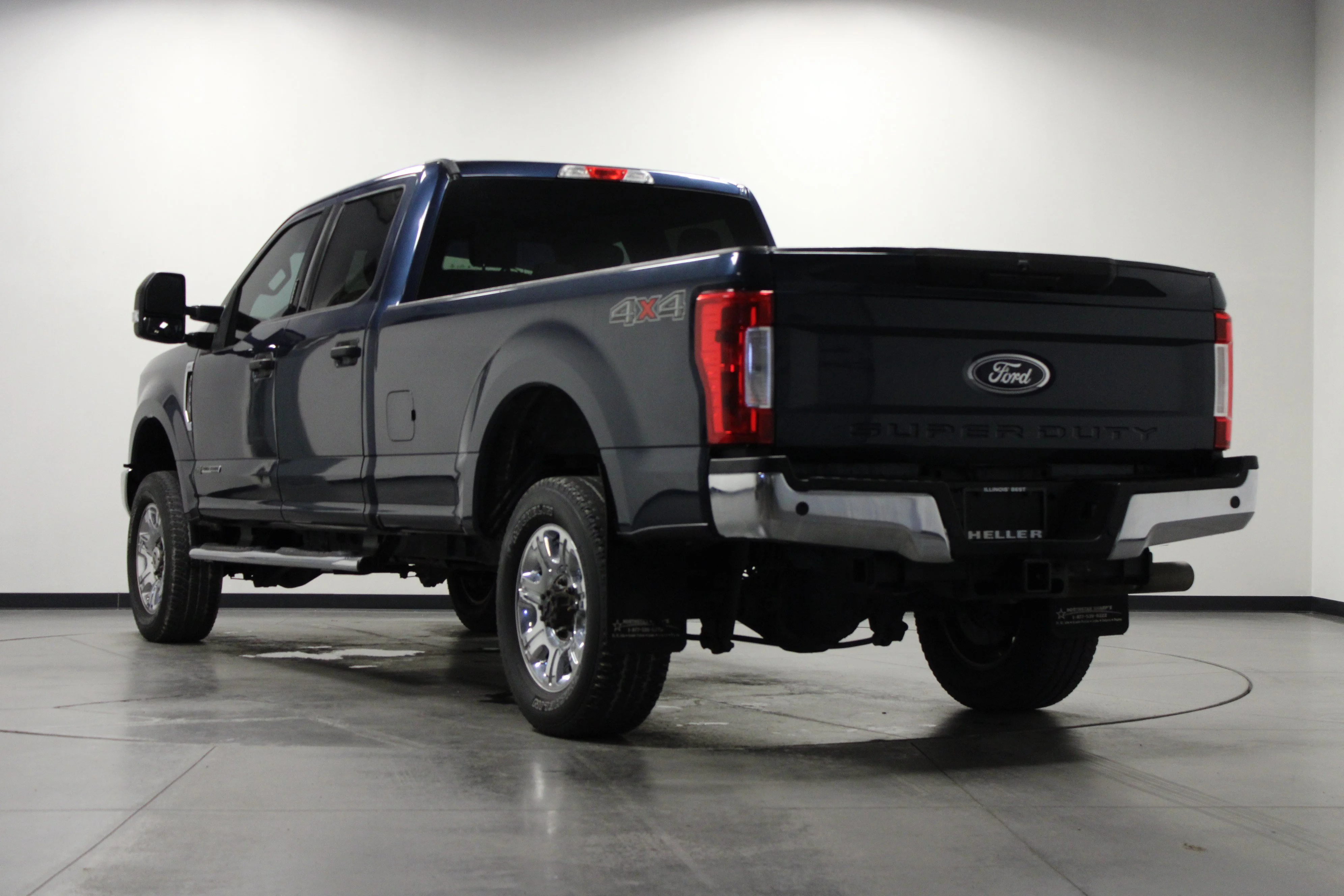Used 2017 Blue Jeans Metallic Ford XLT image 6