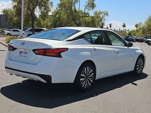 Certified Used 2025 Glacier White Nissan 2.5 SV image 7