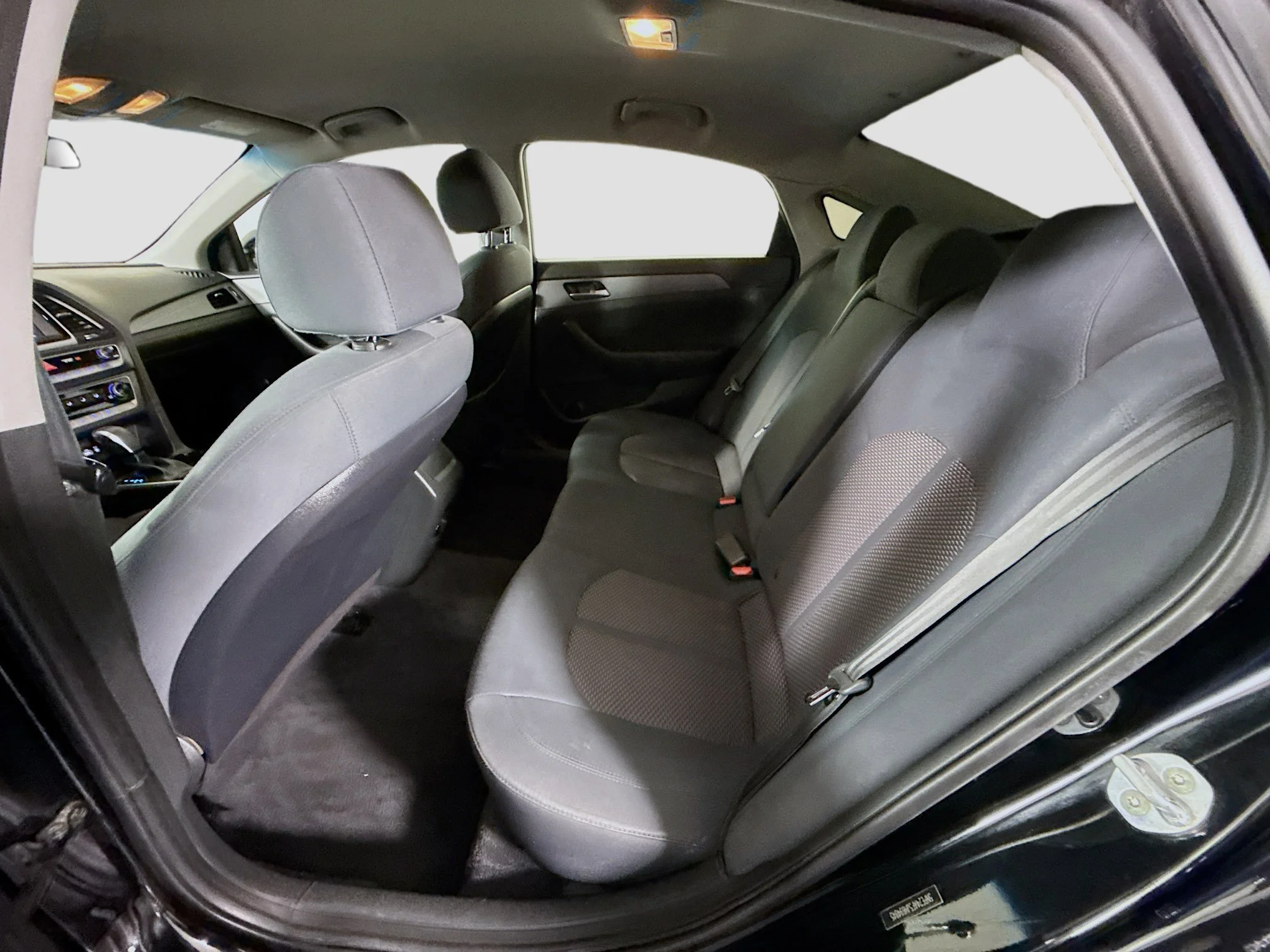 Used 2018 Phantom Black Hyundai SE image 20