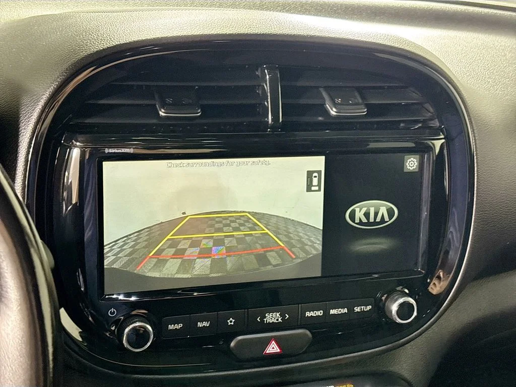 Used 2021 Green Kia EX image 17