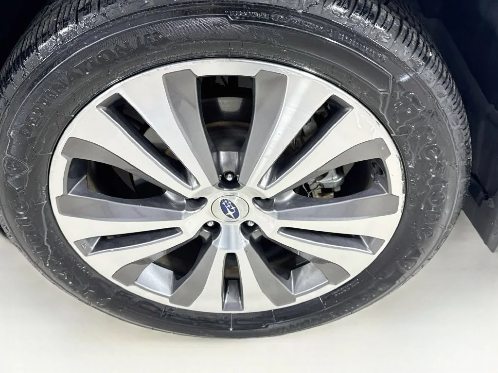 Used 2020 Ice Silver Metallic Subaru Limited image 40