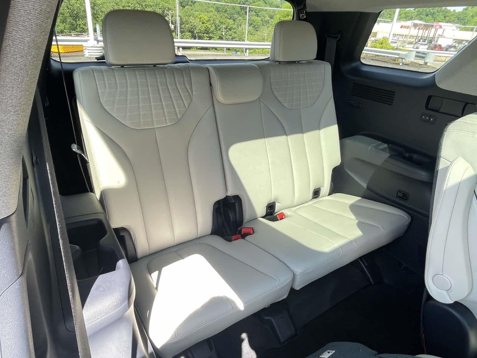 Used 2024 Moonlight Cloud Hyundai Limited image 29