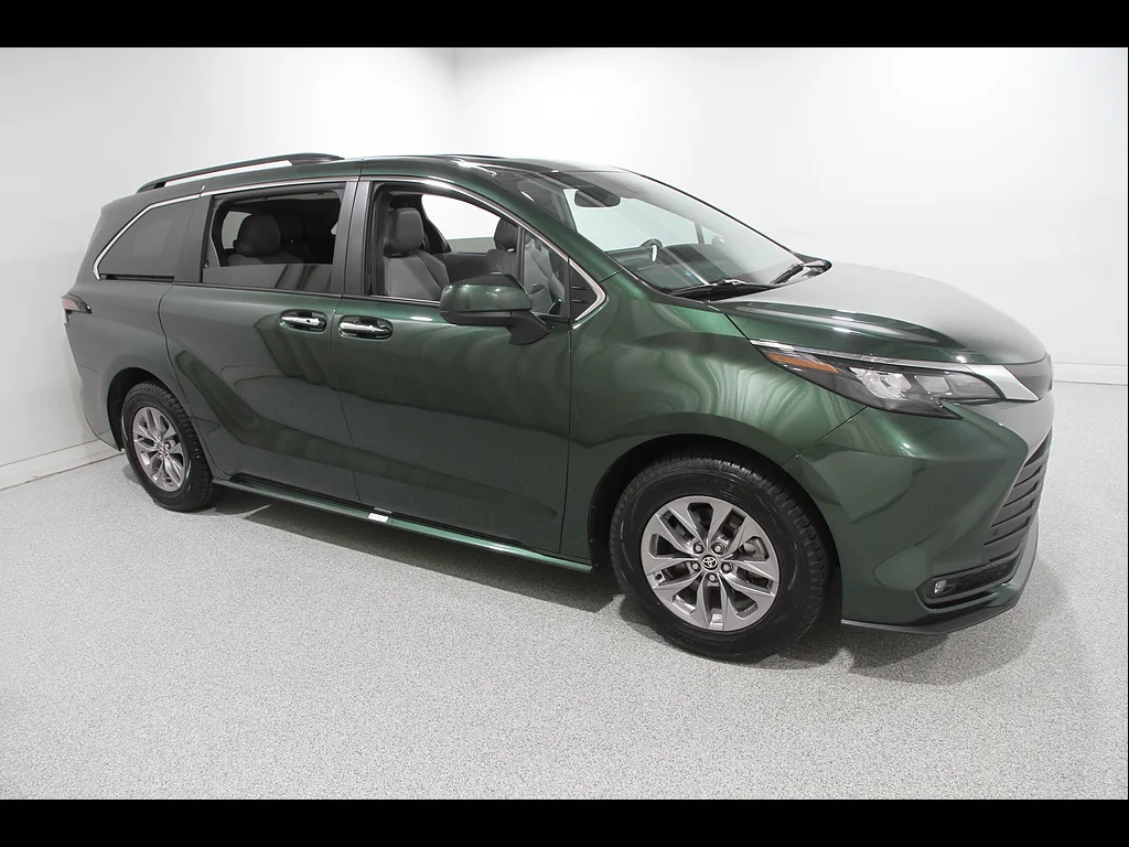 2026 Toyota Sienna XLE