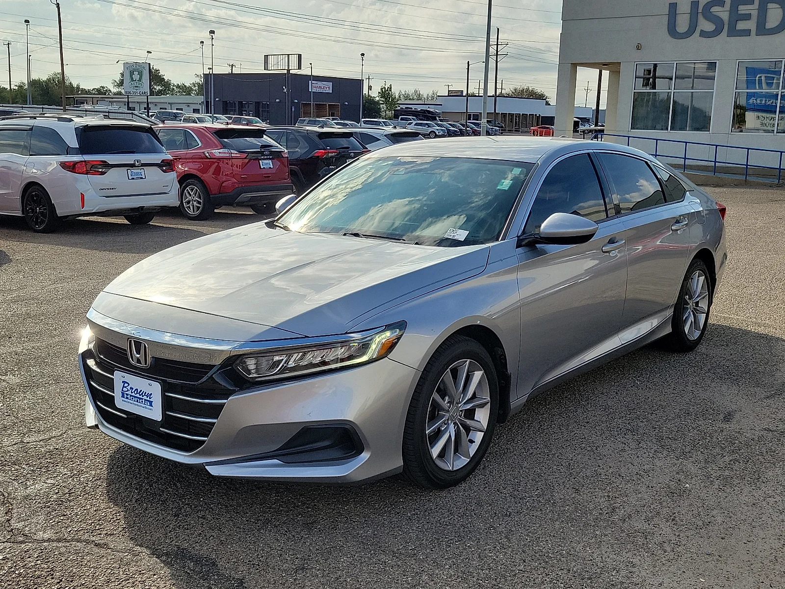 Used 2021 Lunar Silver Metallic Honda LX image 4
