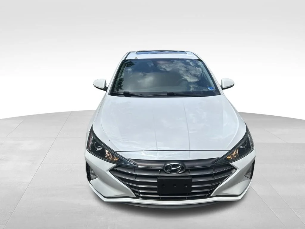 Used 2020 White Hyundai Value Edition image 9