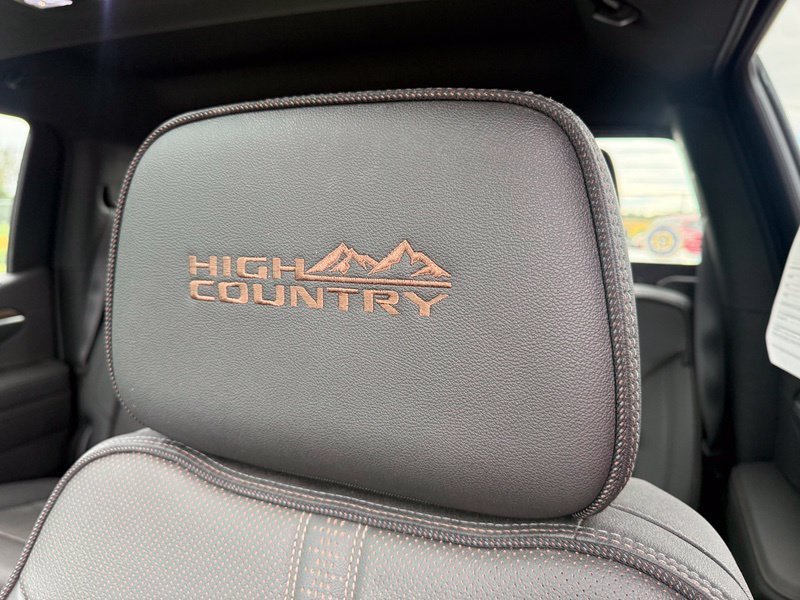 Used 2022 Black Chevrolet High Country image 8