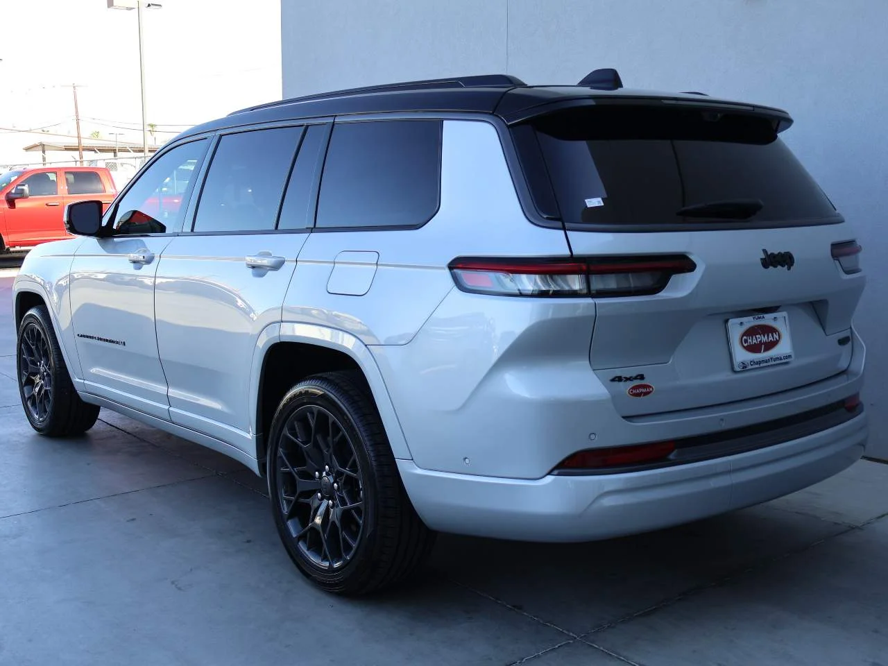 Used 2026 Silver Zynith Jeep Summit image 3