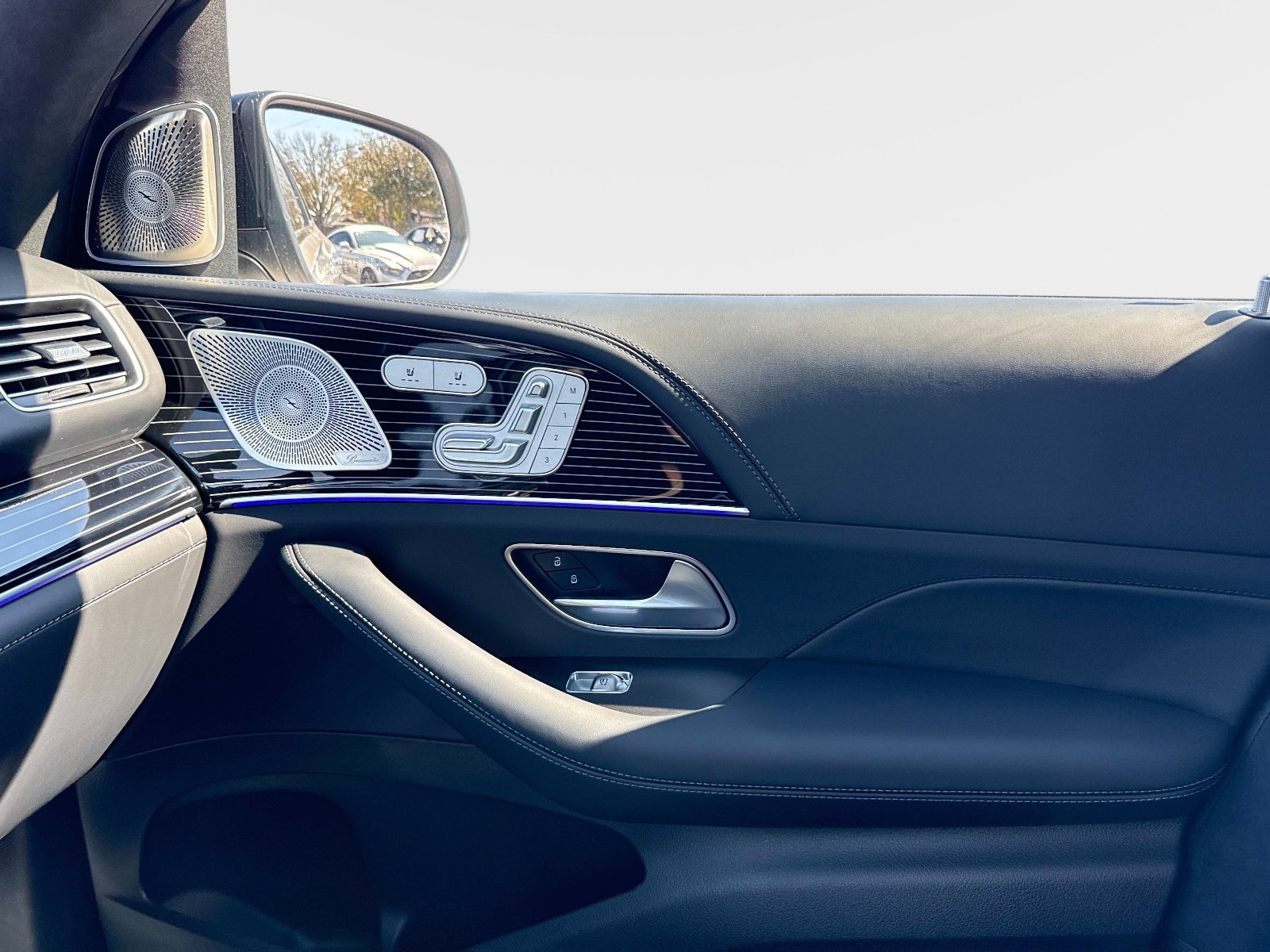 New 2026 Moonlight White Mercedes-Benz AMG®  63 4MATIC+ SUV image 27