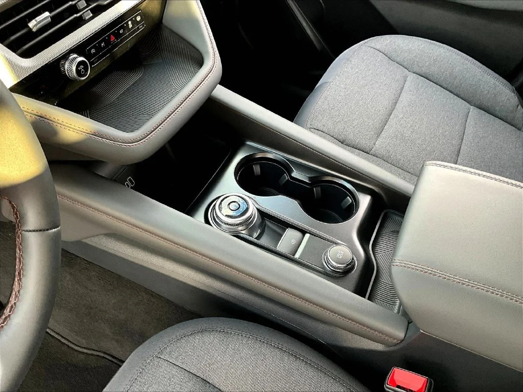 New 2027 Vapor Blue Metallic Ford Active image 27