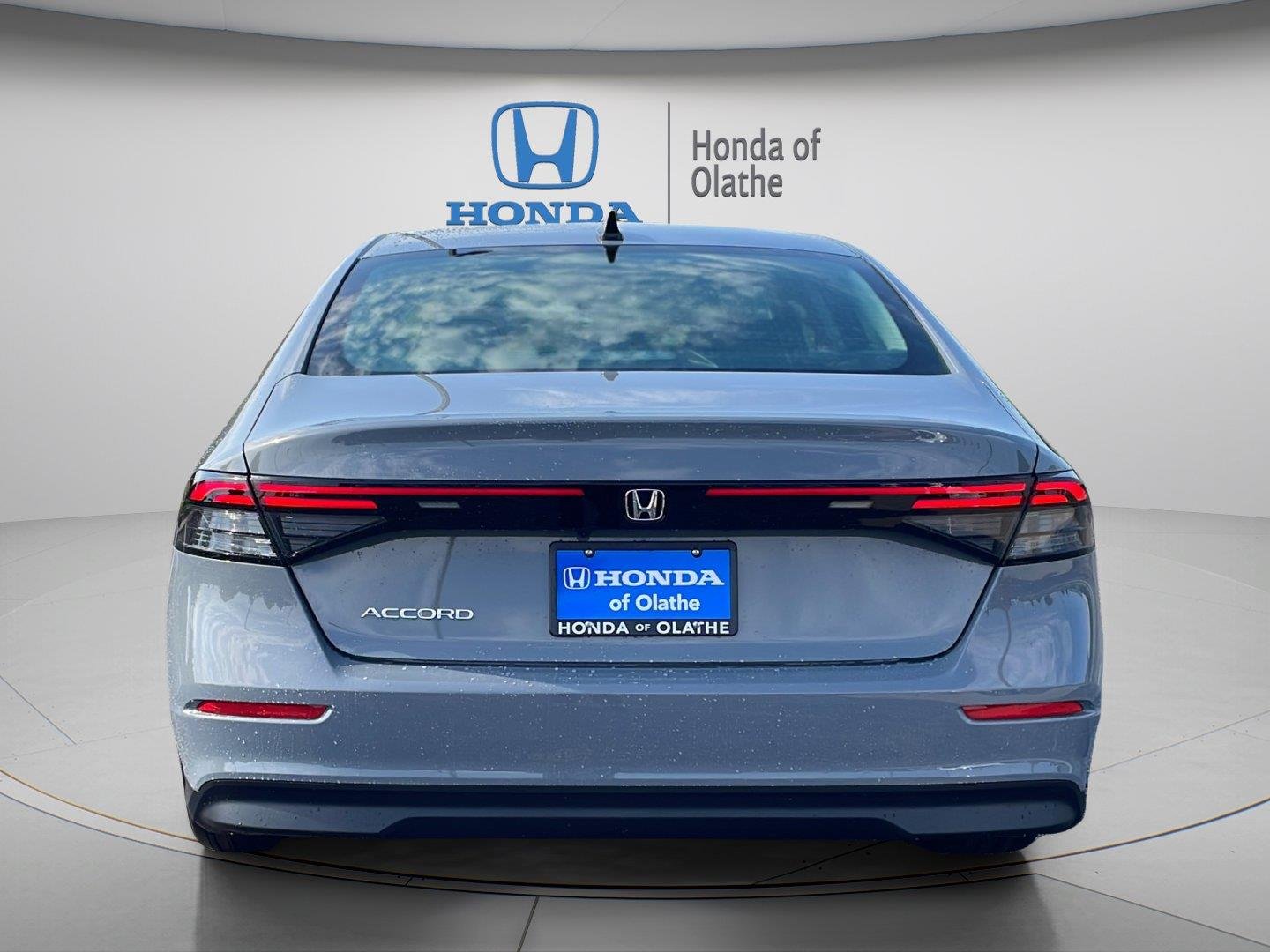 New 2026 Urban Gray Pearl Honda SE image 4
